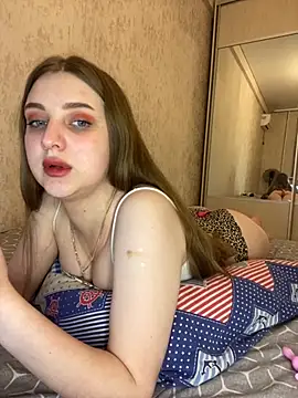 MollyDolle online show from 02/25/26, 06:52