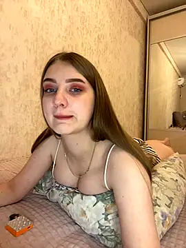 MollyDolle online show from 10/26/25, 01:11