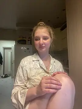 MollyDolle online show from 06/19/26, 07:52