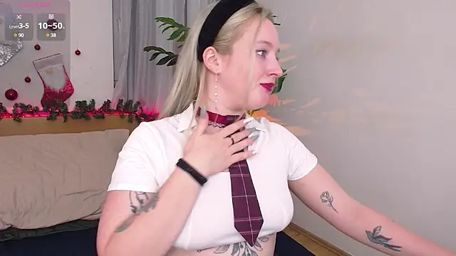 Nicole  Aniston  online show from 01/04/25, 06:30