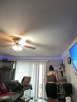 ThicBunz online show from 04/13/26, 01:59