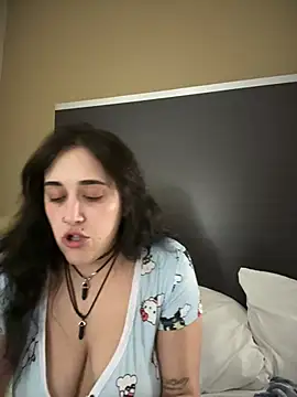 ThicBunz online show from 04/04/26, 05:58