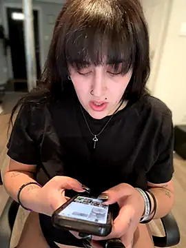 ThicBunz online show from 11/04/25, 05:06