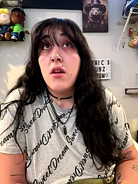 ThicBunz online show from 10/18/25, 04:03