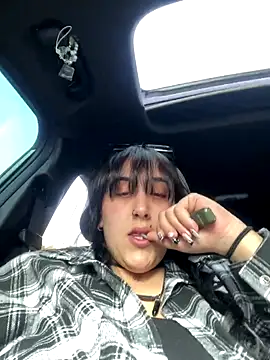 ThicBunz online show from 10/19/25, 04:54