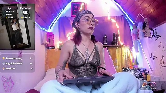 Snapshot of staacy37 chatting on 03/18/25, 07:44 staacy37 online show from 03/18/25, 07:44