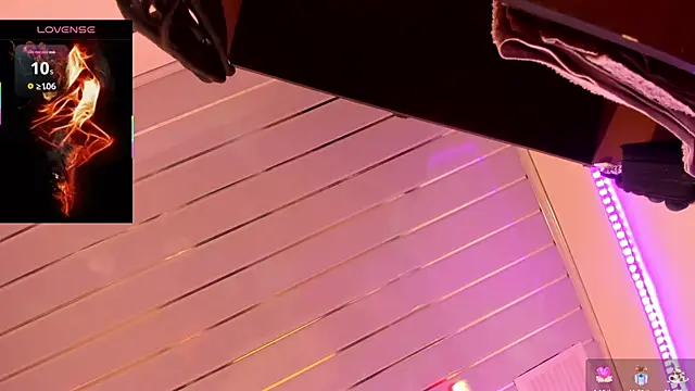 Snapshot of staacy37 chatting on 10/16/25, 07:11 staacy37 online show from 10/16/25, 07:11