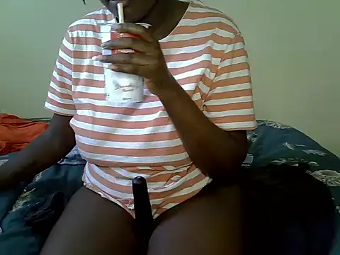 Snapshot of Sexiebony12 chatting on 10/15/25, 07:16 Sexiebony12 online show from 10/15/25, 07:16