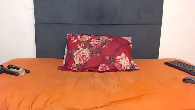 Snapshot of CANDY-X-LOVE-xx chatting on 02/19/25, 06:43 CANDY-X-LOVE-xx online show from 02/19/25, 06:43