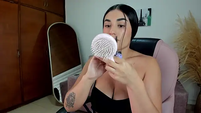 Snapshot of Alheli_16 chatting on 02/18/26, 12:23 Alheli 16 online show from 02/18/26, 12:23