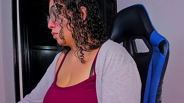 aixa 15 online show from 10/28/25, 12:15