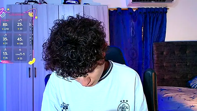 Nathan Bluee online show from 12/18/25, 04:11