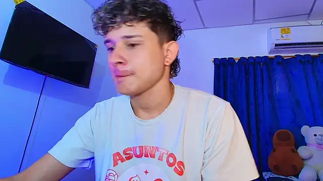 Nathan Bluee online show from 04/17/26, 04:10