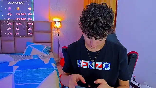 Nathan Bluee online show from 02/18/25, 01:33