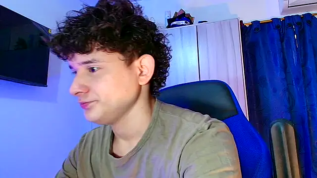 Nathan Bluee online show from 12/17/25, 04:45