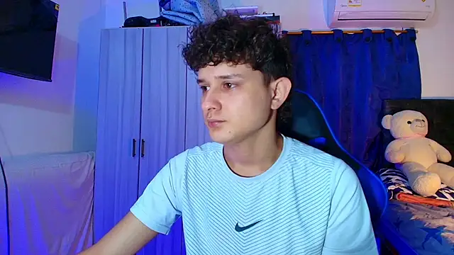 Nathan Bluee online show from 01/18/26, 05:16