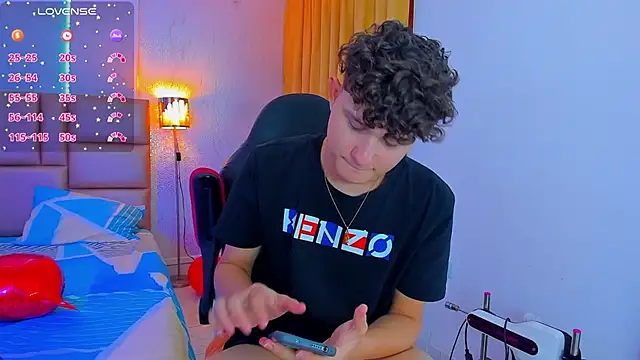 Nathan Bluee online show from 02/18/25, 04:36