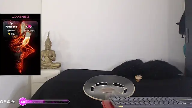 Snapshot of AvaLoch chatting on 03/10/25, 01:10 AvaLoch online show from 03/10/25, 01:10