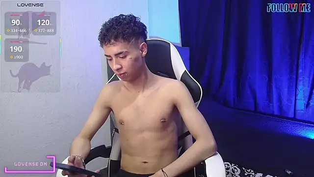 Snapshot of sexybat_twink chatting on 10/05/25, 08:32 sexybat twink online show from 10/05/25, 08:32