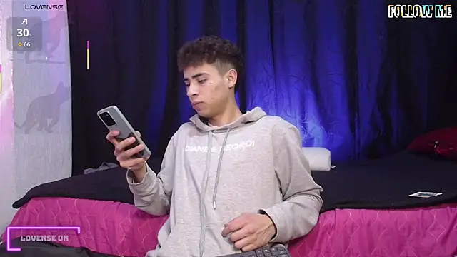 Snapshot of sexybat_twink chatting on 09/15/25, 08:31 sexybat twink online show from 09/15/25, 08:31
