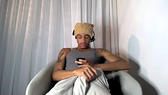 Skinnyblackman online show from 10/28/25, 01:28