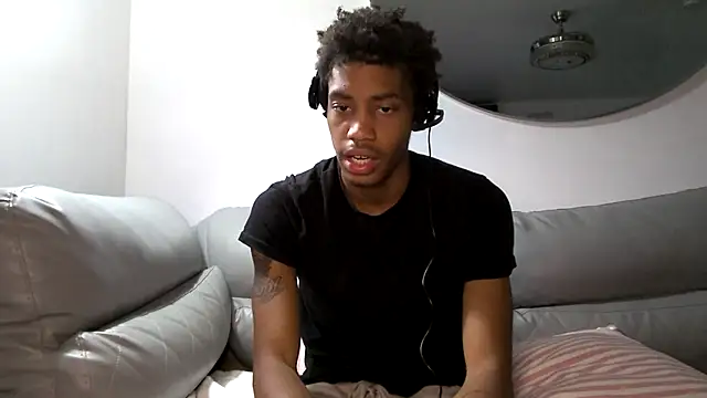 Snapshot of Skinnyblackman chatting on 10/09/25, 10:32 Skinnyblackman online show from 10/09/25, 10:32