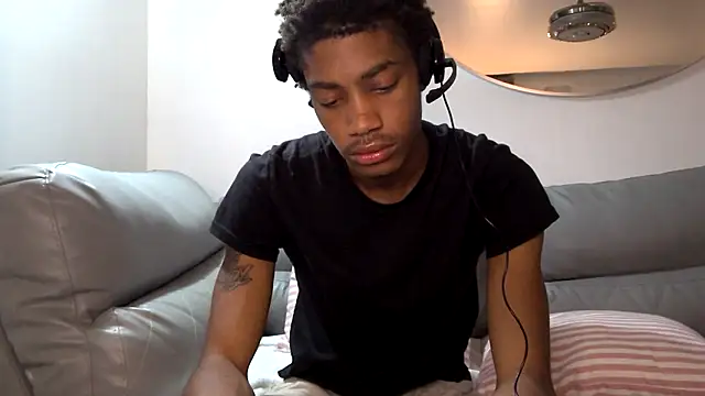Snapshot of Skinnyblackman chatting on 10/10/25, 10:43 Skinnyblackman online show from 10/10/25, 10:43