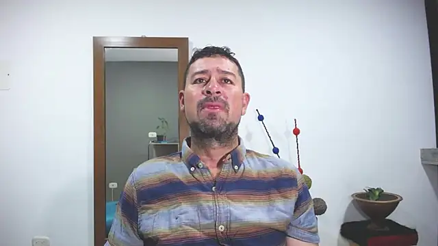 ambar jacksonn online show from 10/03/25, 11:17