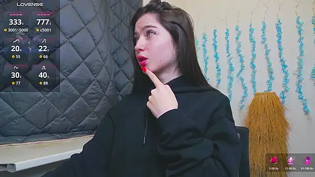 Luxuryalma online show from 03/20/26, 06:47