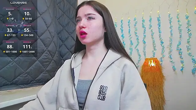 Luxuryalma online show from 03/23/26, 06:24