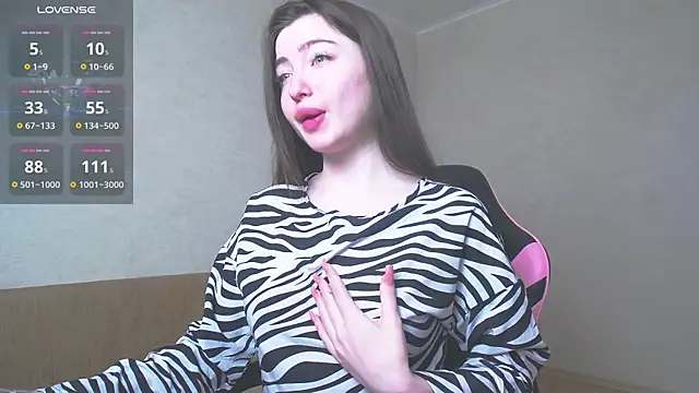 Luxuryalma online show from 04/23/26, 10:22