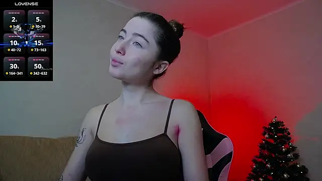 Luxuryalma online show from 12/21/25, 06:04