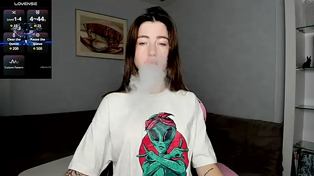 Snapshot of Luxuryalma chatting on 10/02/25, 06:39 Luxuryalma online show from 10/02/25, 06:39