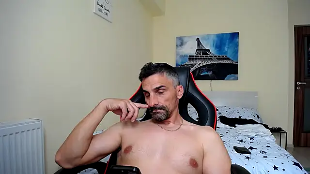 Snapshot of amydamarw chatting on 05/15/26, 02:37 amydamarw online show from 05/15/26, 02:37