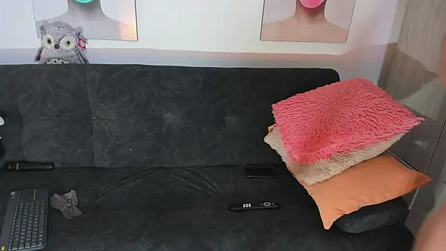 Amberbedoya  online show from 02/10/25, 11:13