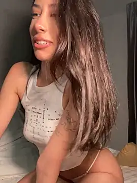 Snapshot of Sophiehii chatting on 10/19/25, 01:25 Sophiehii online show from 10/19/25, 01:25