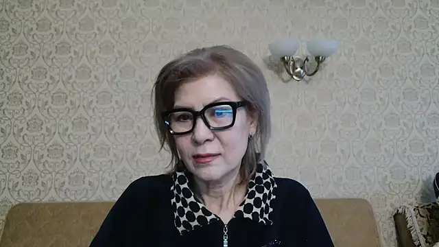 Elegant00Lady online show from 12/19/25, 02:59