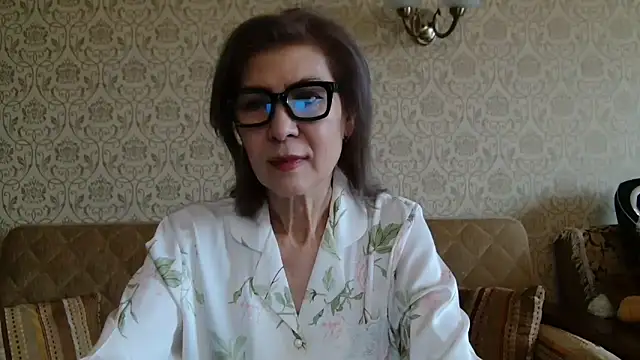 Elegant00Lady online show from 11/15/25, 04:16