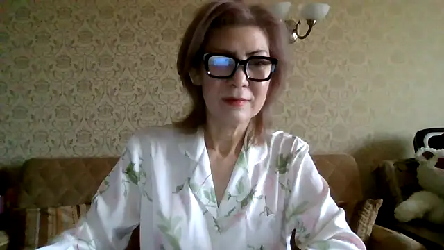 Elegant00Lady online show from 12/16/25, 04:17