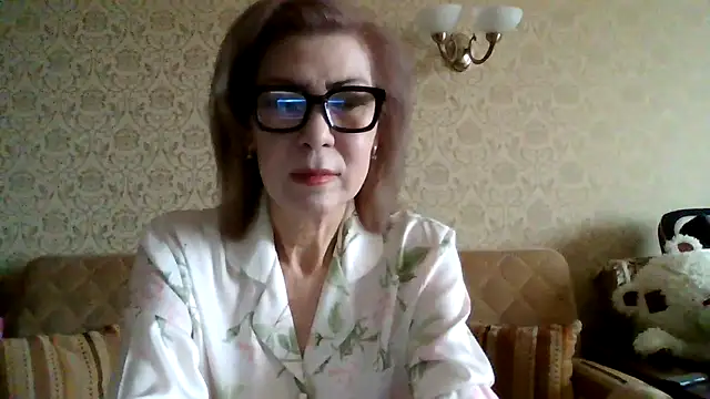 Elegant00Lady online show from 02/25/26, 04:23