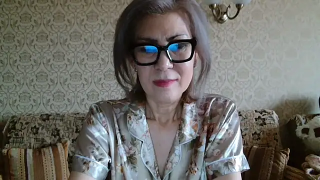 Elegant00Lady online show from 10/27/25, 03:51