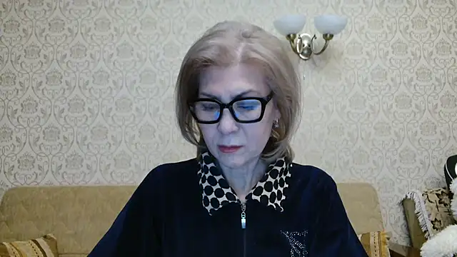 Elegant00Lady online show from 01/14/26, 12:42