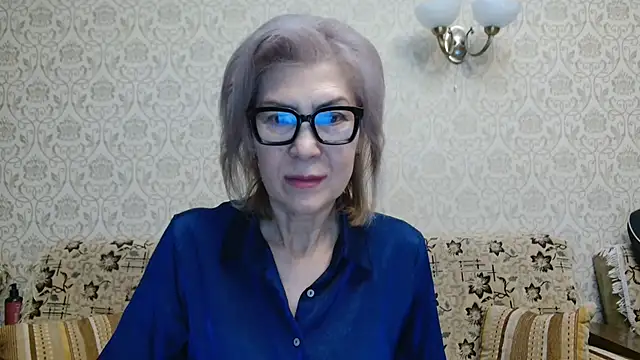 Elegant00Lady online show from 10/03/25, 03:02