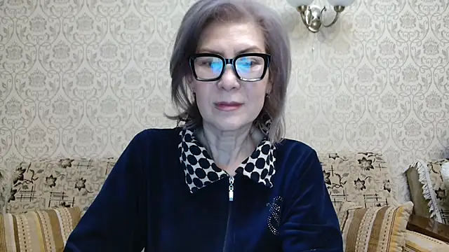 Elegant00Lady online show from 10/15/25, 02:25