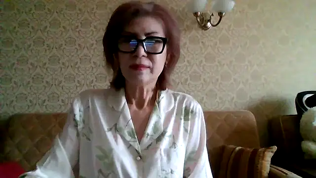 Snapshot of Elegant00Lady chatting on 04/18/26, 04:15 Elegant00Lady online show from 04/18/26, 04:15