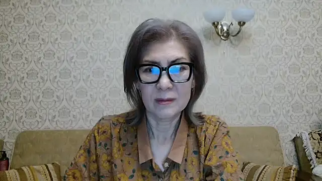 Elegant00Lady online show from 11/25/25, 04:18