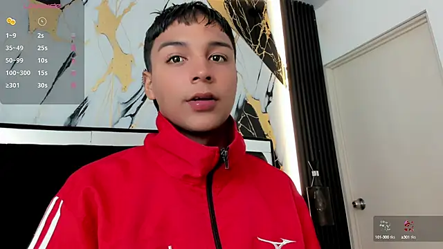 Snapshot of Seductivo_jr chatting on 10/08/25, 04:14 Seductivo jr online show from 10/08/25, 04:14