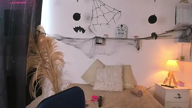 Abigail 29 online show from 10/27/25, 12:17