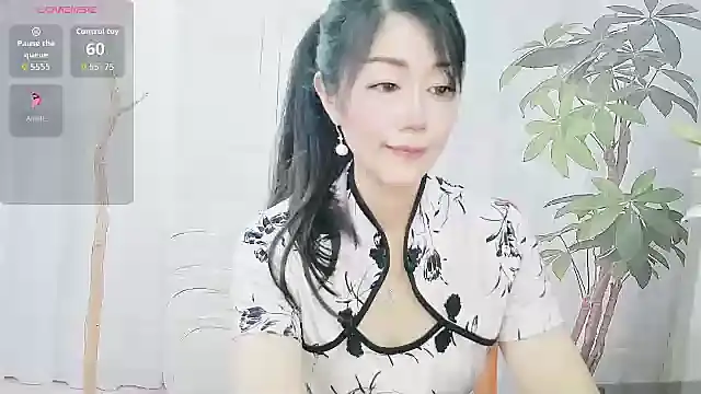 CindyHK online show from 10/13/25, 04:19