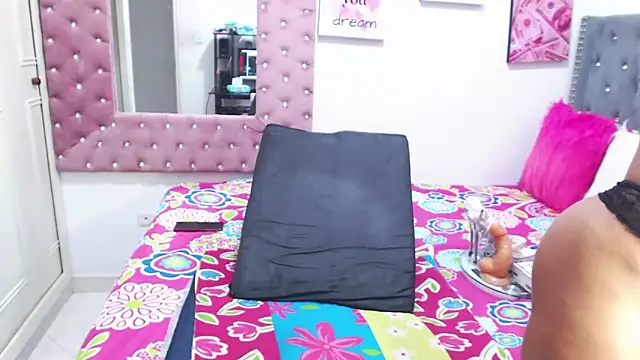 Snapshot of salome_ebony chatting on 02/27/25, 01:49 salome ebony online show from 02/27/25, 01:49